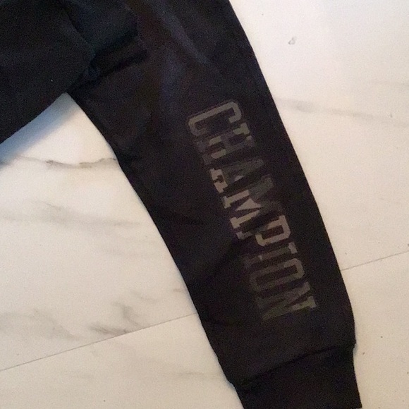 Champion joggers - Picture 2 of 4